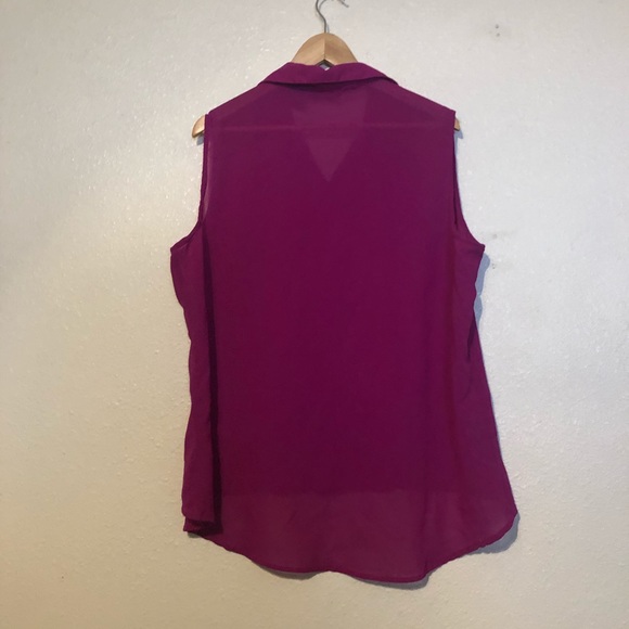EUC Plus Size Sheer Fuschia Button Tank - 1x - Picture 6 of 6